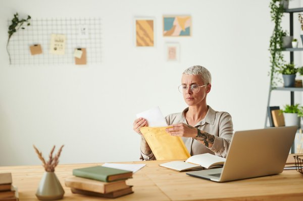 Quels sont les avantages de faire ses démarches administratives depuis chez soi ?
